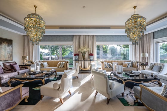 Luxury Villa with Lake Views in Emirates Hills, picture 1
