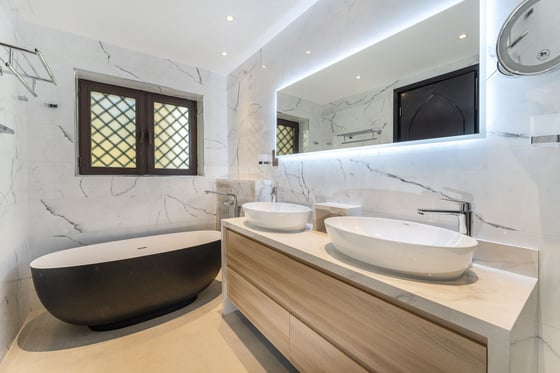 Fully Upgraded European Style Apartment in Old Town, picture 8