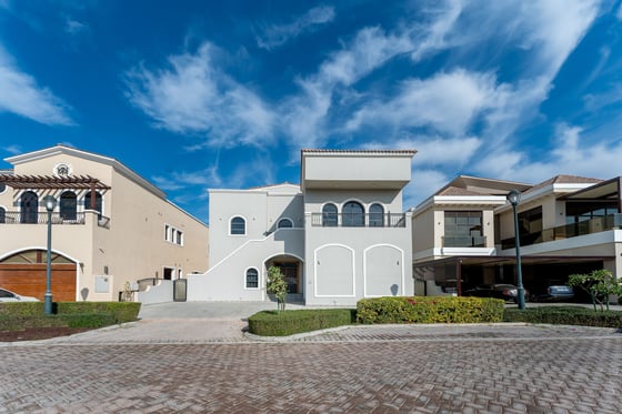 Stunning Palatial Luxury villa in Jumeirah Golf Estates, picture 28
