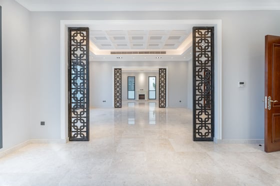 Stunning Palatial Luxury villa in Jumeirah Golf Estates, picture 3