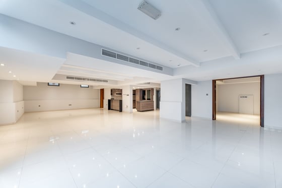 Stunning Palatial Luxury villa in Jumeirah Golf Estates, picture 12