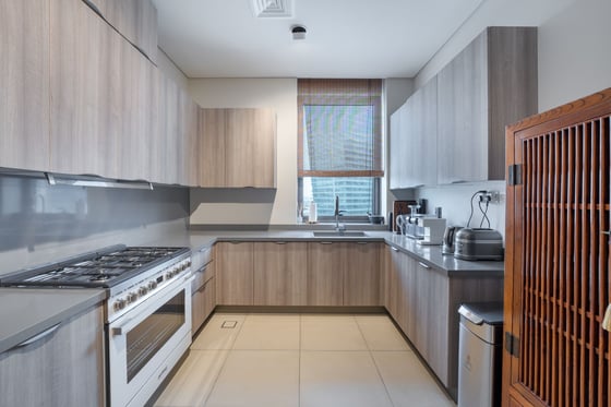 Designer 2 Bedroom Apt on the Canal, picture 19