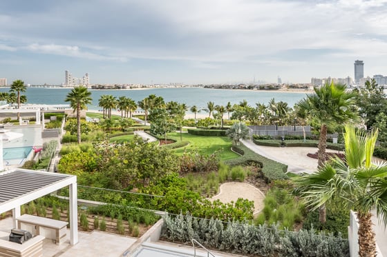 Video tour for Ultra Private and Designer-styled Sea View Apartment on Palm Jumeirah