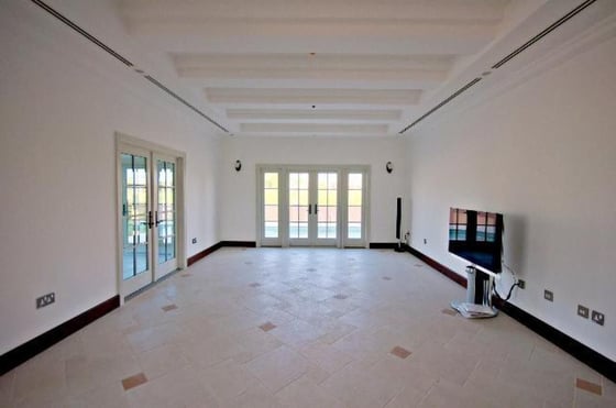 5 Bedroom Panoramic View of Golf Course, picture 4
