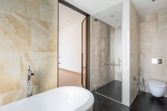 Luxury waterfront apartment on Jumeirah Bay Island, picture 8