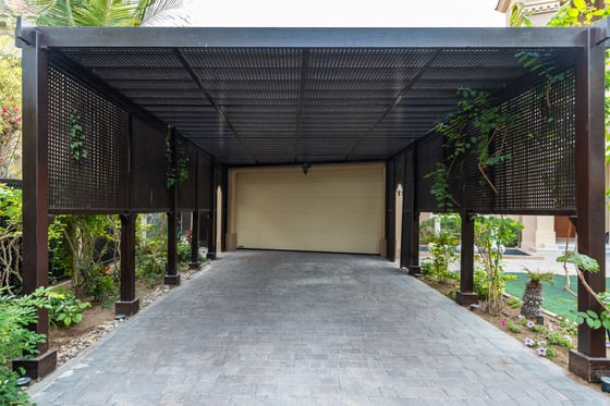Exquisitely Designed and Furnished Lake View Villa in Jumeirah Islands, picture 32