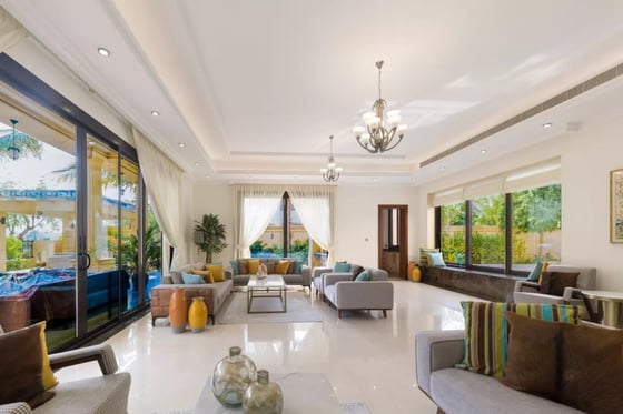 Wow factor lake view luxury villa in Emirates Hill, picture 2
