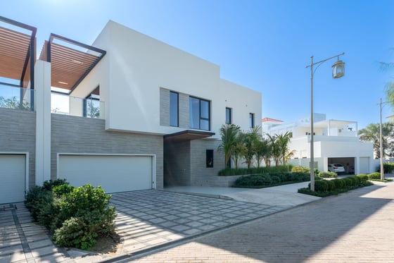 Spacious and Modern villa with Swimming pool in Al Barari, picture 27