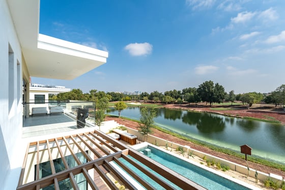Fully Refurbished Luxury Villa with Infinity Pool in Jumeirah Golf Estates, picture 37