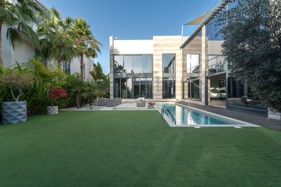 Ultra-Modern Luxury Villa with Burj Al Arab Views in Umm Al Sheif, picture 2