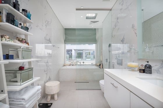 Stunning 3 Bed Seventh Heaven Apartment, picture 5