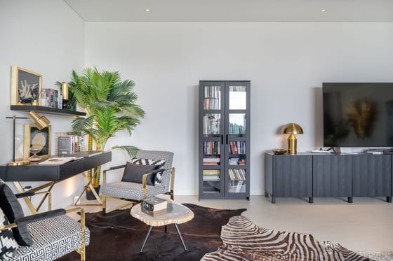 Stunning 3 Bed Seventh Heaven Apartment, picture 16