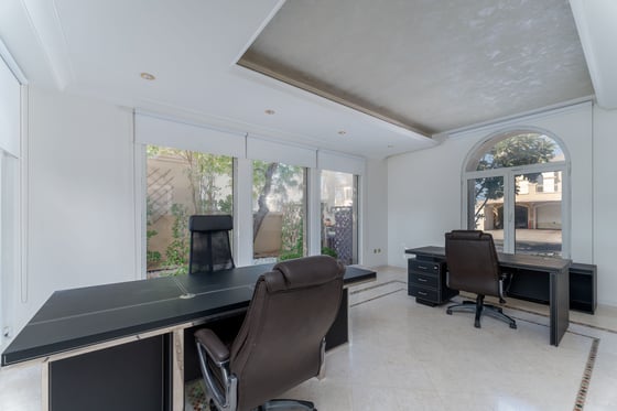 Beautifully Upgraded Villa with Extended Plot on Palm Jumeirah, picture 8