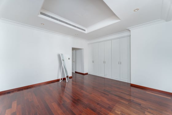 Beautifully Upgraded Villa with Extended Plot on Palm Jumeirah, picture 30