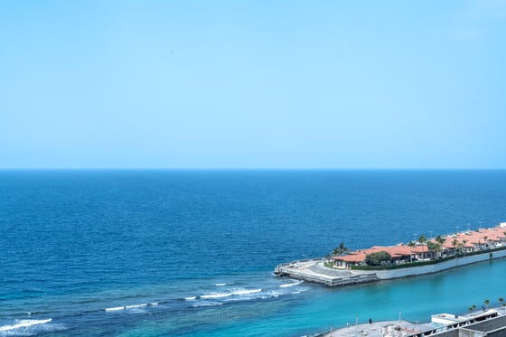 Chic, Sea View Luxury Duplex Apartment in Five-star Jeddah Corniche residence, picture 19
