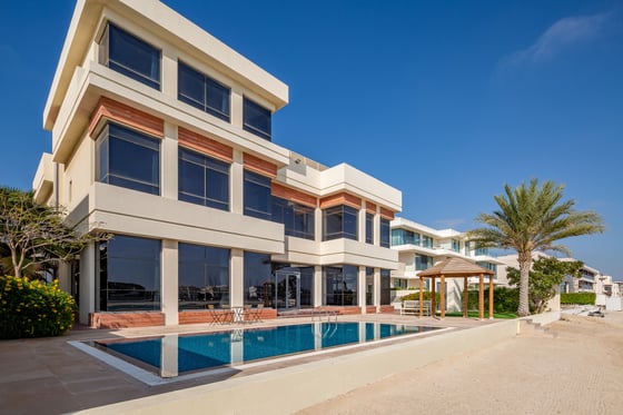 Video tour for Custom-built Luxury Villa on Frond Tip Palm Jumeirah
