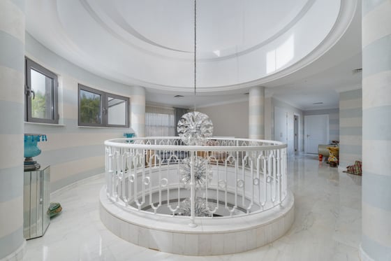 VIP Signature Villa with Huge Plot on Palm Jumeirah, picture 13