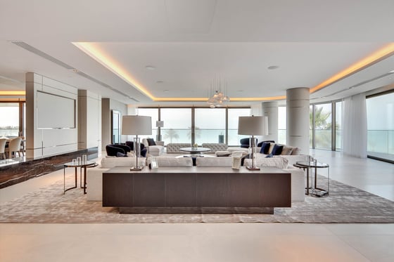 Ultra-luxury, beachfront penthouse apartment on Palm Jumeirah, picture 3