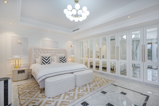 Exclusive, Upgraded Luxury Villa in Jumeirah Islands, picture 12