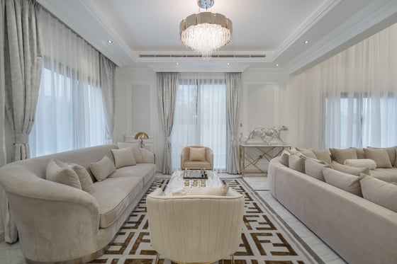 Exclusive, Upgraded Luxury Villa in Jumeirah Islands, picture 1