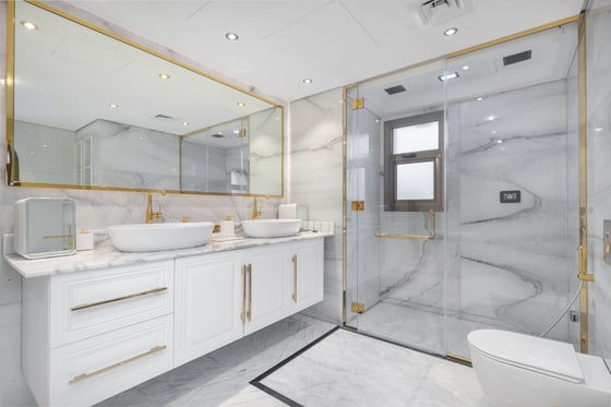 Exclusive, Upgraded Luxury Villa in Jumeirah Islands, picture 13