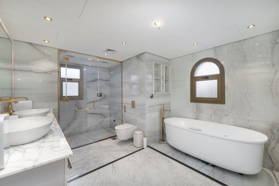 Exclusive, Upgraded Luxury Villa in Jumeirah Islands, picture 14