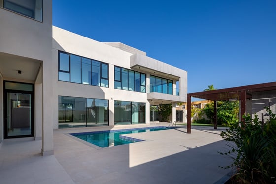 Luxury Corner Villa with Swimming Pool in Al Barsha, picture 9