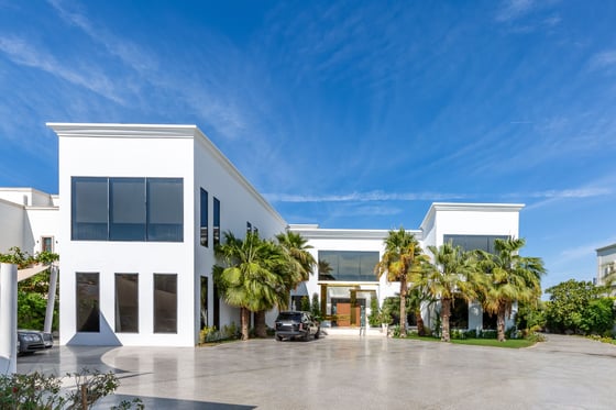 Video tour for Modern Luxury Superbly Designed Emirates Hills Mansion