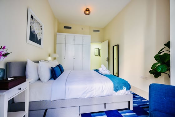 Brand New Fully Furnished 3 Bed Apartment, picture 6