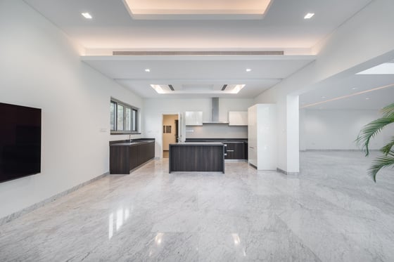 Stylish 5BR Villa with Swimming Pool in MBR City, picture 12