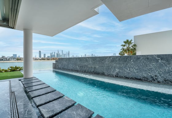 Exquisite custom-built villa with roof deck on Palm Jumeirah, picture 5