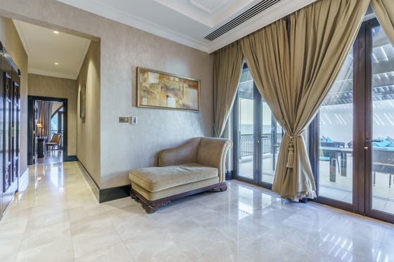 Exclusive Royal Villa in Luxury Palm Jumeirah Beachfront Resort, picture 2