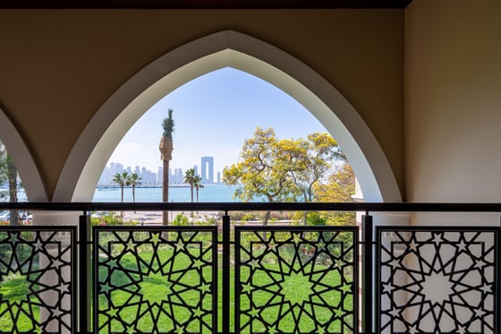 Lagoon side Royal Villa on the iconic Palm Jumeirah, picture 22
