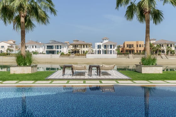 Extended and Upgraded Signature Villa on Palm Jumeirah, picture 1