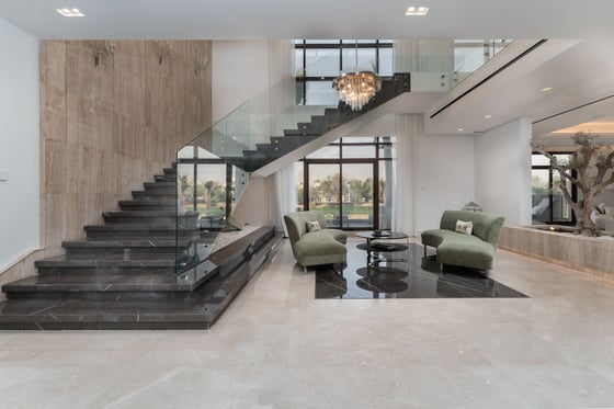 Majestic 6 Beds Mansion with Stunning Lake View, picture 1