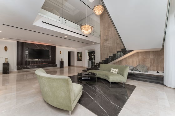 Majestic 6 Beds Mansion with Stunning Lake View, picture 2