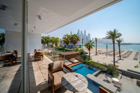 Luxury beachfront villa in five-star Palm Jumeirah residence, picture 2
