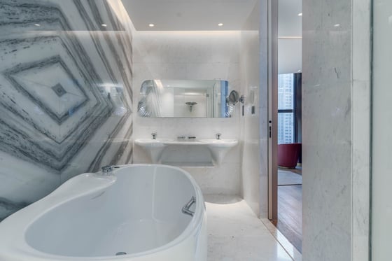 Fully Upgraded Apartment in The Opus, picture 19