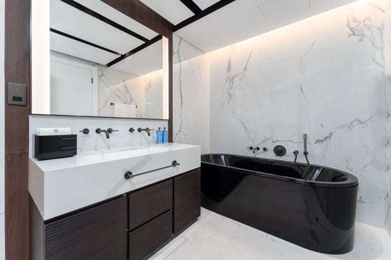 City Views Luxury Apartment in Modern Uptown Dubai Residence, picture 1