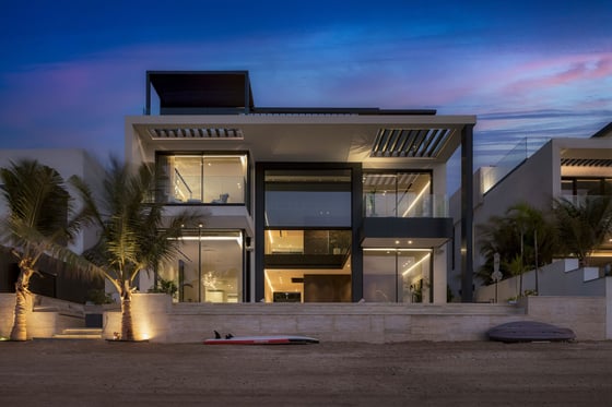 Extraordinary Villa with Custom-designed Interior in Palm Jumeirah Beachfront, picture 21