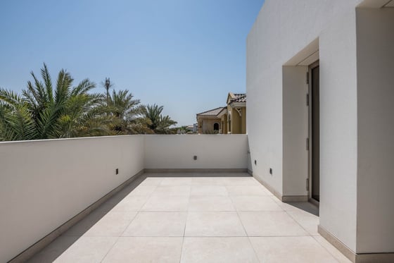 Beautifully upgraded custom luxury villa on Palm Jumeirah, picture 44