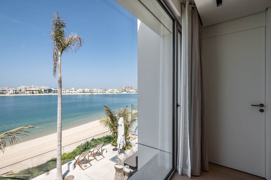 Beautifully upgraded custom luxury villa on Palm Jumeirah, picture 33