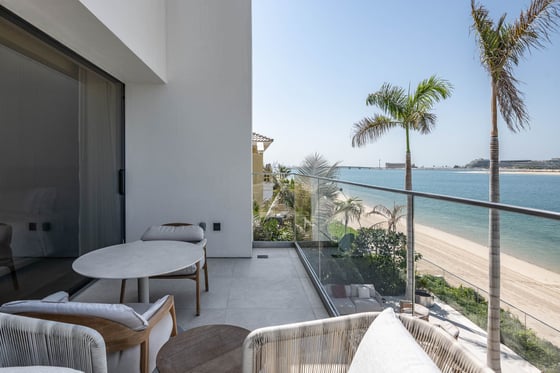 Beautifully upgraded custom luxury villa on Palm Jumeirah, picture 37