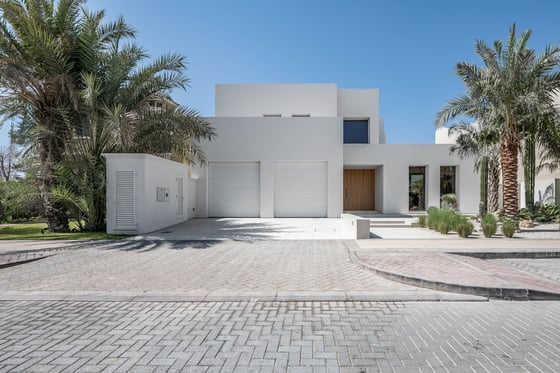 Beautifully upgraded custom luxury villa on Palm Jumeirah, picture 23