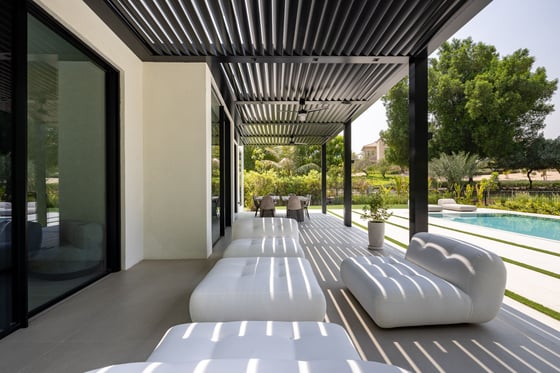 Exquisitely upgraded luxury villa in Jumeirah Islands, picture 22