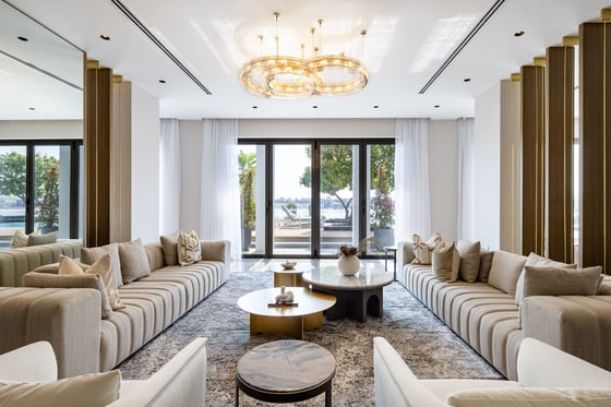 Breathtaking luxury villa on Palm Jumeirah Frond Tip, picture 2