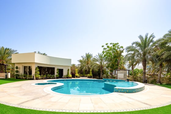 Custom-built luxury mansion in Emirates Hills, picture 35