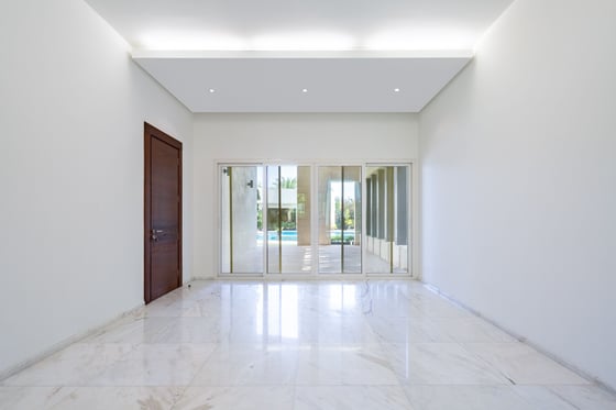 Custom-built luxury mansion in Emirates Hills, picture 17