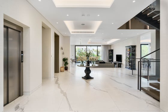 Contemporary Mansion Park &amp; Downtown Skyline Views., picture 3