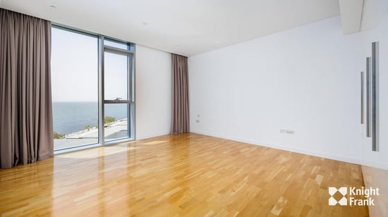 Available Now | Sea View | Corner Unit, picture 8